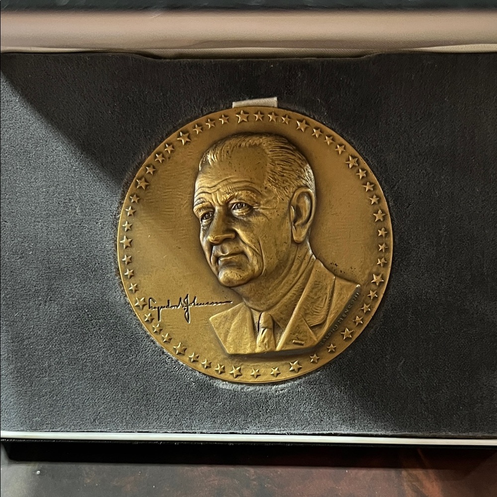 Bronze commemorative medal Lyndon Johnson 1966. With seal.